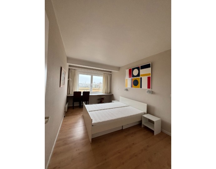 3-slaapkamer appartement, op de zeedijk, te huur op jaarbasis